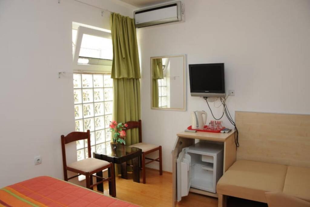 Bmv Room For 2-3 Persons Sveti Stefan Zewnętrze zdjęcie